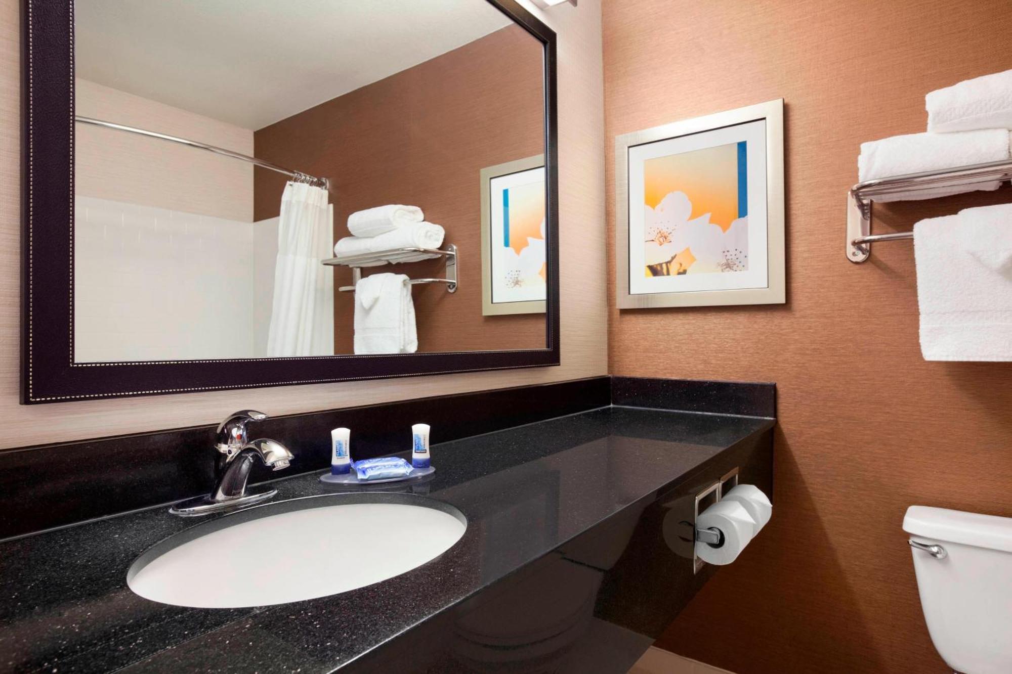 Fairfield Inn & Suites Lansing West Delta Center Township Exteriér fotografie
